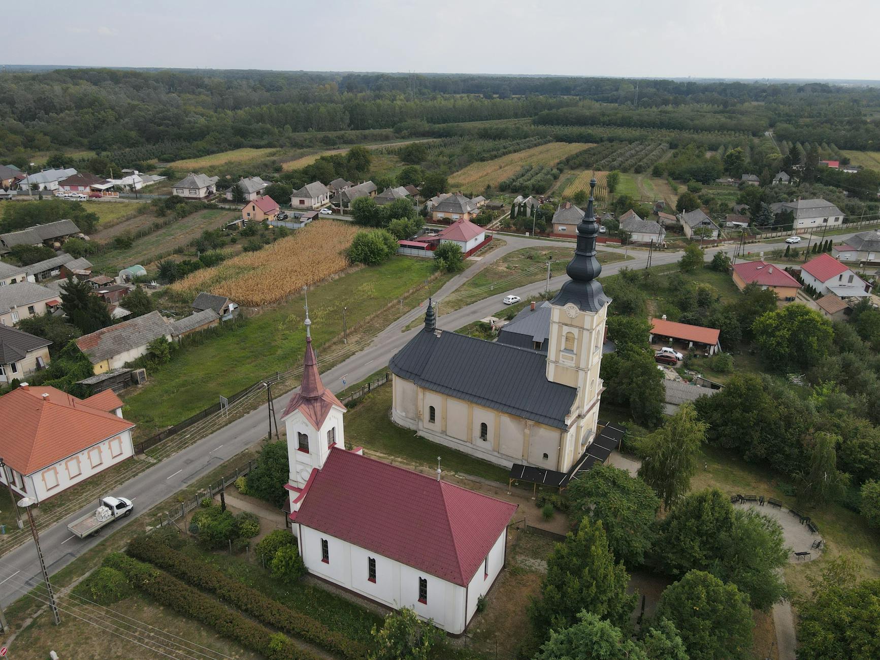 아이즈원 SO CURIOUS 댄스 커버 공개: 이즈나와 정세비의 봄의 요정 매력