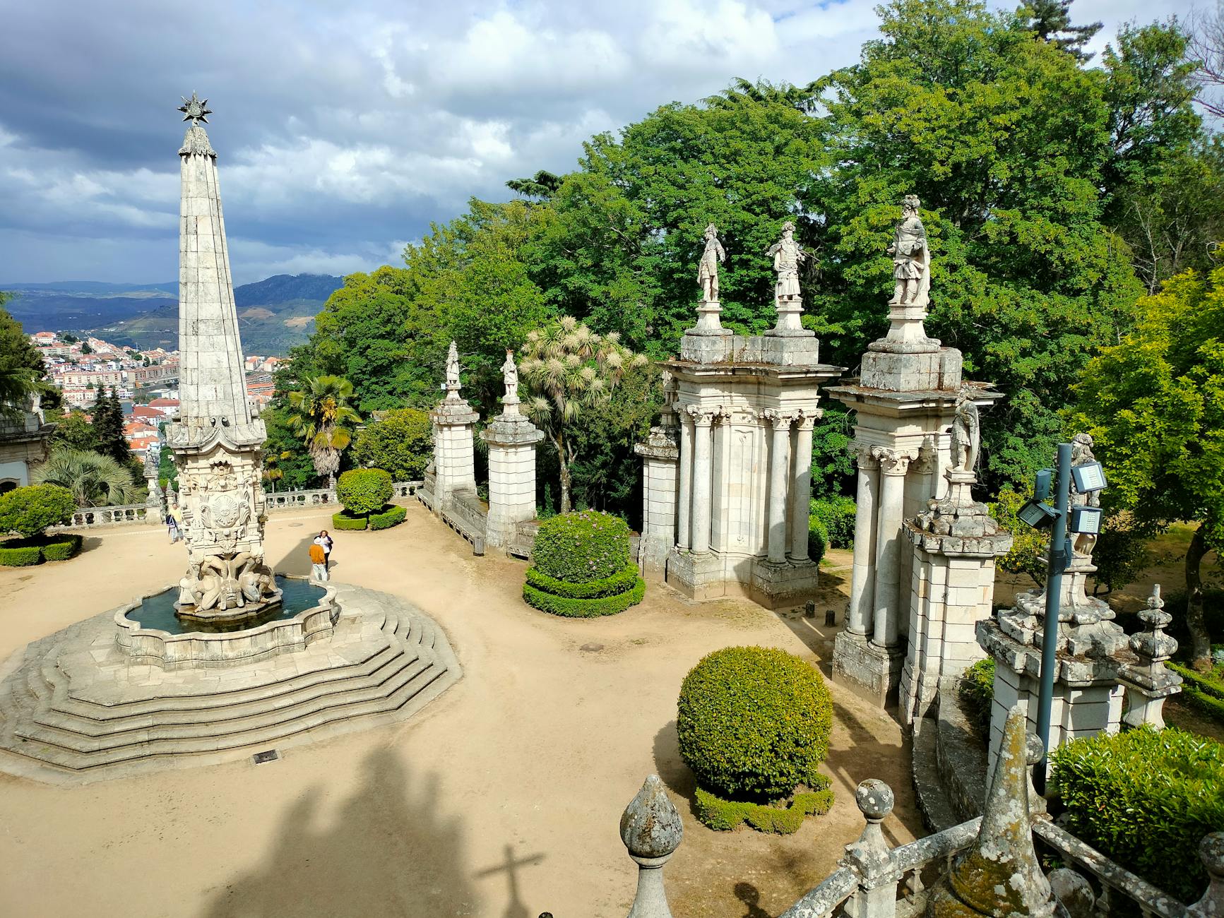 박봄 SNS 업데이트: 투애니원 기적과 마약 논란 종결