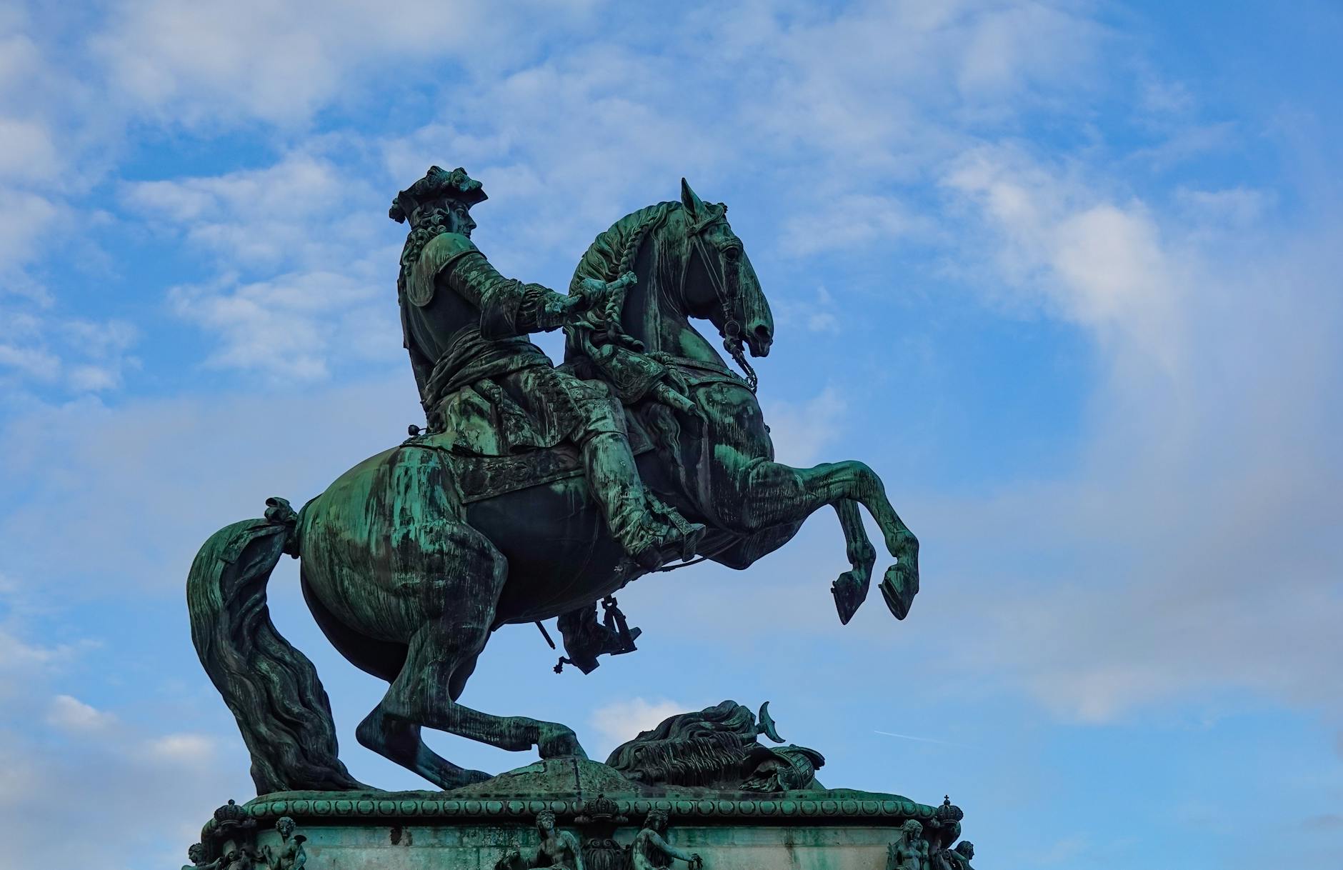 170만 유튜버 말왕의 혼전순결 선언: 모태신앙의 가치와 삶의 선택 featured image 822