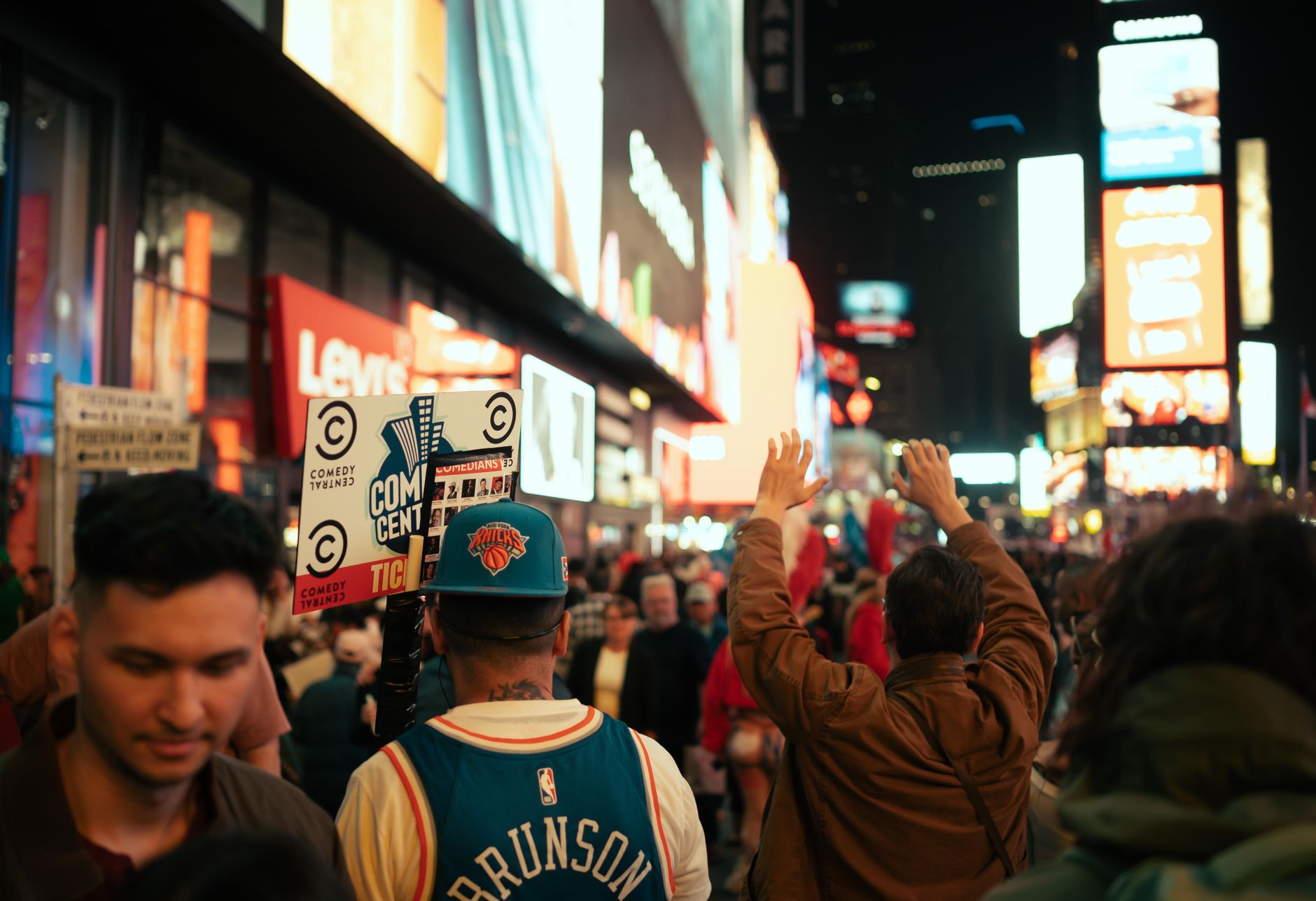 부자들만의 뉴욕 NBA 파이널, 서민들 위한 접근성 문제와 가격 하락 분석 featured image 362