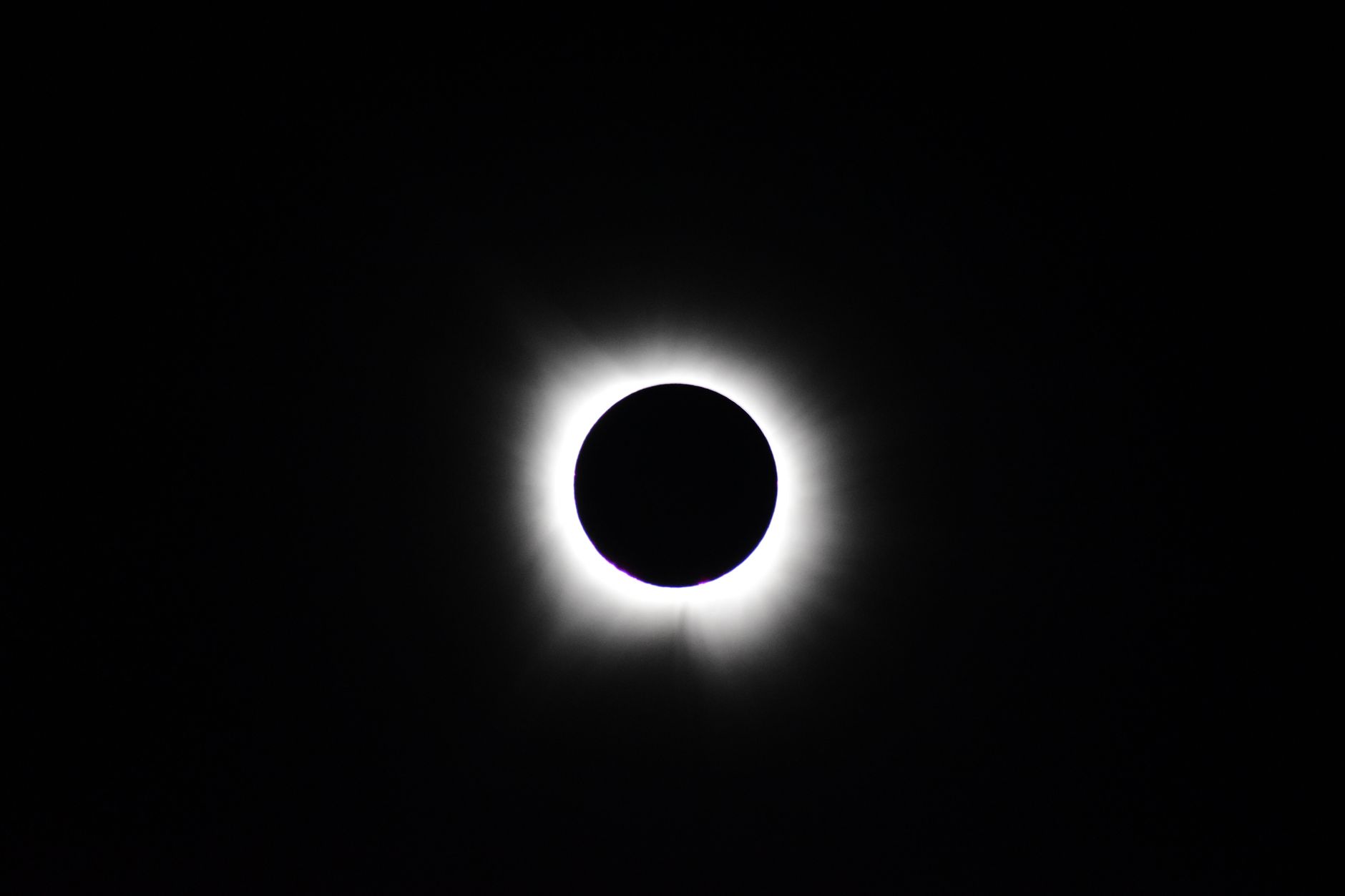 13일 새벽 개기일식 관측을 위한 NASA의 고고도 풍선과 제트기 활용 featured image 466