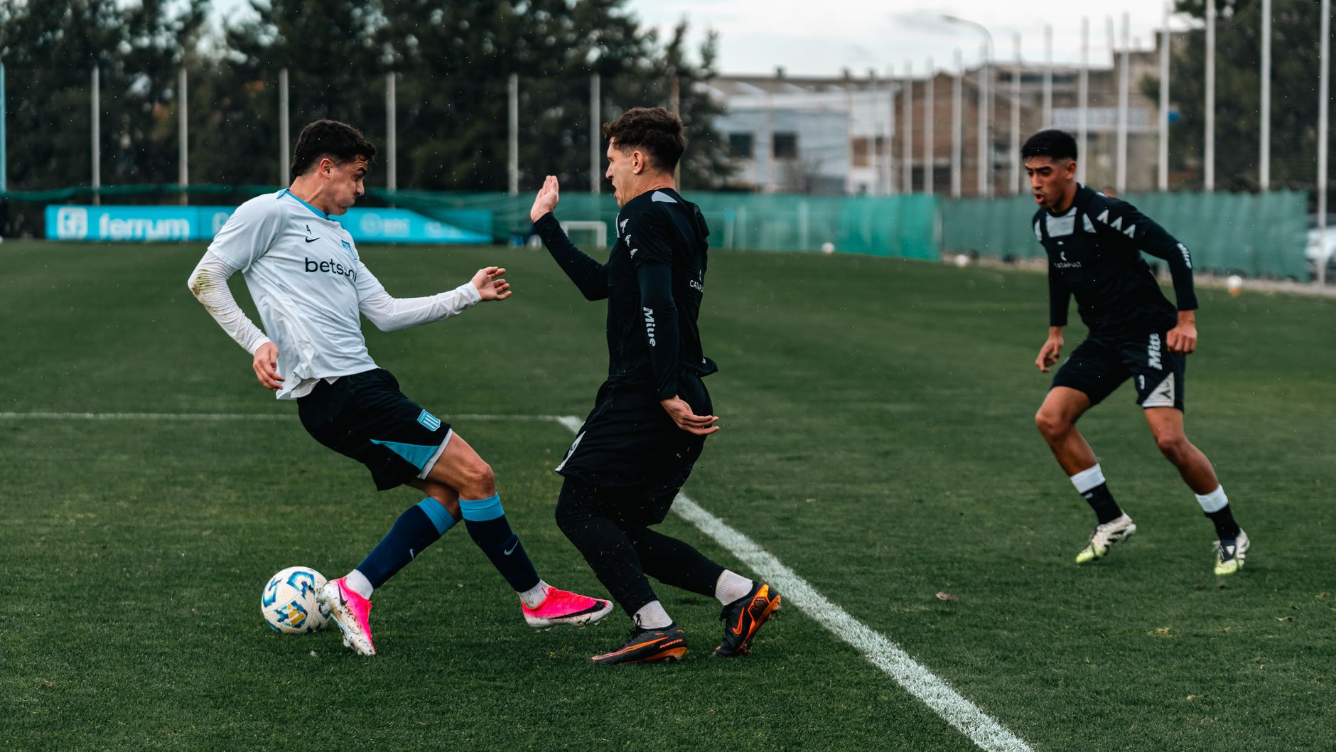 이강인 절친 페란 토레스, PSG 이적 합의 - 바르셀로나 이적료 817억 원 featured image 575